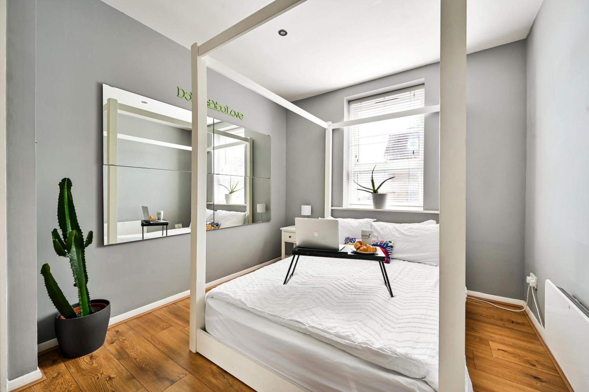 Cosy 1-bed E15, Sleeps 4, 1 Min From Tube Station Near O2 Arena Apartment