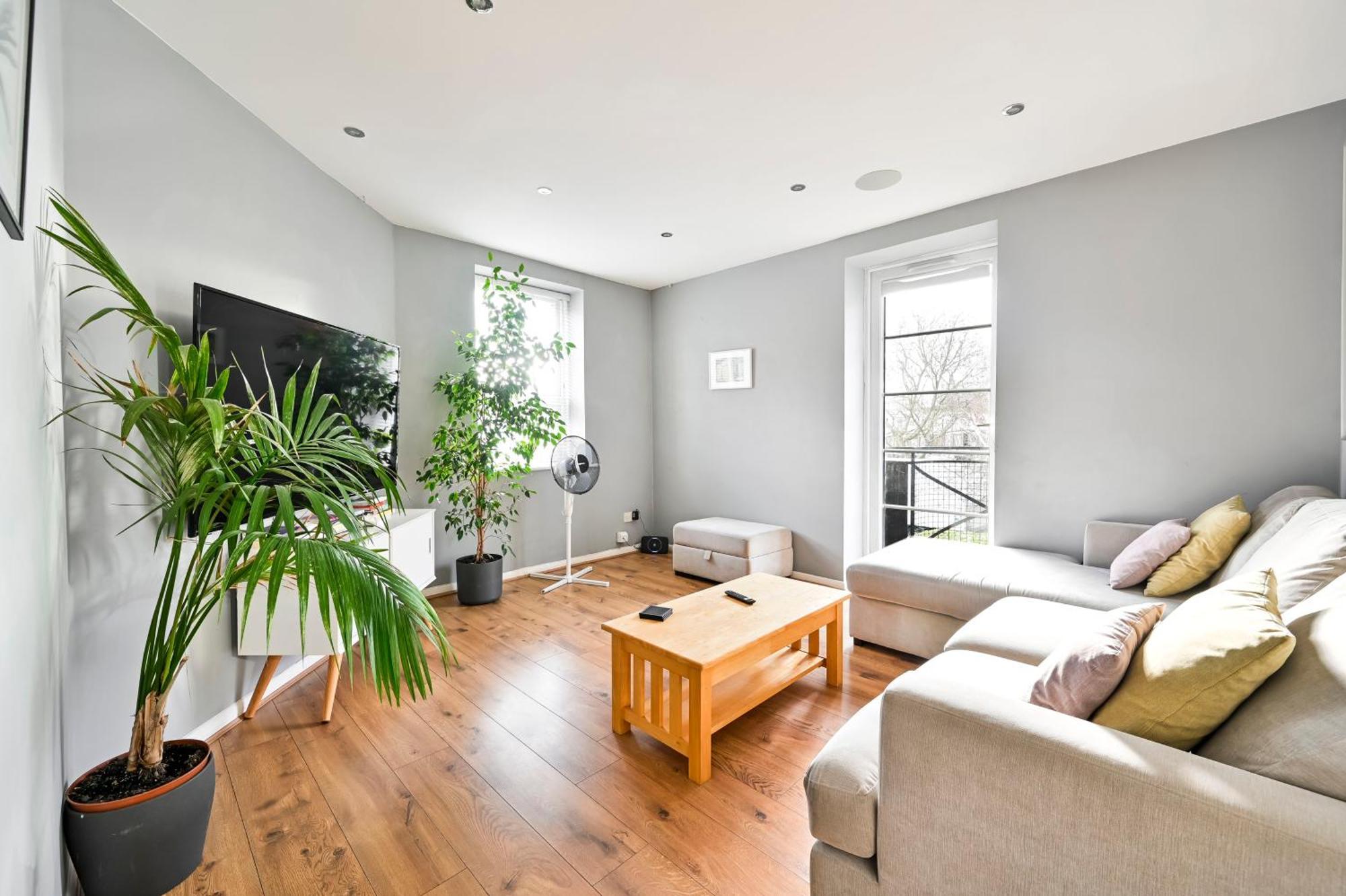 Apartment Cosy 1-bed E15, Sleeps 4, 1 Min From Tube Station Near O2 Arena *